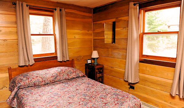 Lake View Rental Cottage Seven - Bedroom One with Double Bed