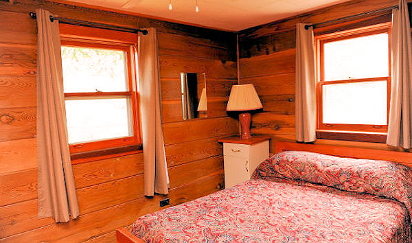 Lake View Rental Cottage Seven - Bedroom One with Double Bed